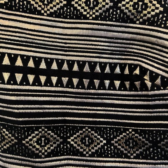 Metallic Gold & Black Aztec Pattern Crop Top - NWT - Picture 3 of 5